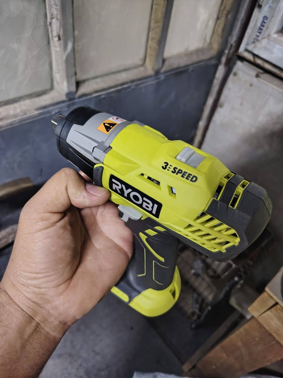 دريل لقمة ريوبي جديد فارغ للبيع
السعر 150 الف
بغداد الغدير 
***********
