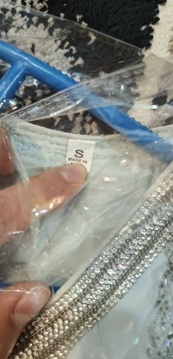 للبيع قفطان ملبوس مرة وحدة قياس s اخذتو ب120 ألف ادفعي سعر


**إذا كنت صاحب هذا الإعلان وتريد حذفه لأي سبب، رجاءا أرسل رسالة إلى الدعم الفني**