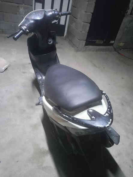 السلام عليكم دراجه مماكينات تخبل صوته ناعم نقصها بس كلج امامي تعبان سلفندر شغال مكان البلديات السعر 400 774 990 7442قفل لاعاملك ولا تعاملني وهذا رقمي
