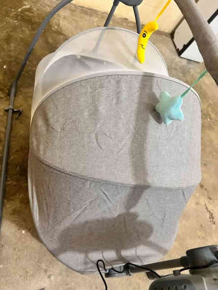 غساله اوتوماتيك نوعيه ارجلك وزن 8 ك شغاله ااسعر 225الف 
تلفزيون عدد 2 نوعيه LG شغاله حجم 32 السعر 150 الف عدد 2
سرير اطفال كهربائي هزاز وبلاتوث حجم كبير بعده بل كارتون السعر 40الف 
***********
