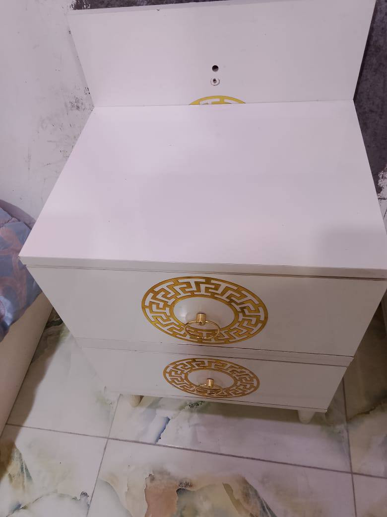 غرفه تركي خمس قطع مستخدمه السعر ٣٠٠ وبيهه مجال البصره القبله رقمي ***********
