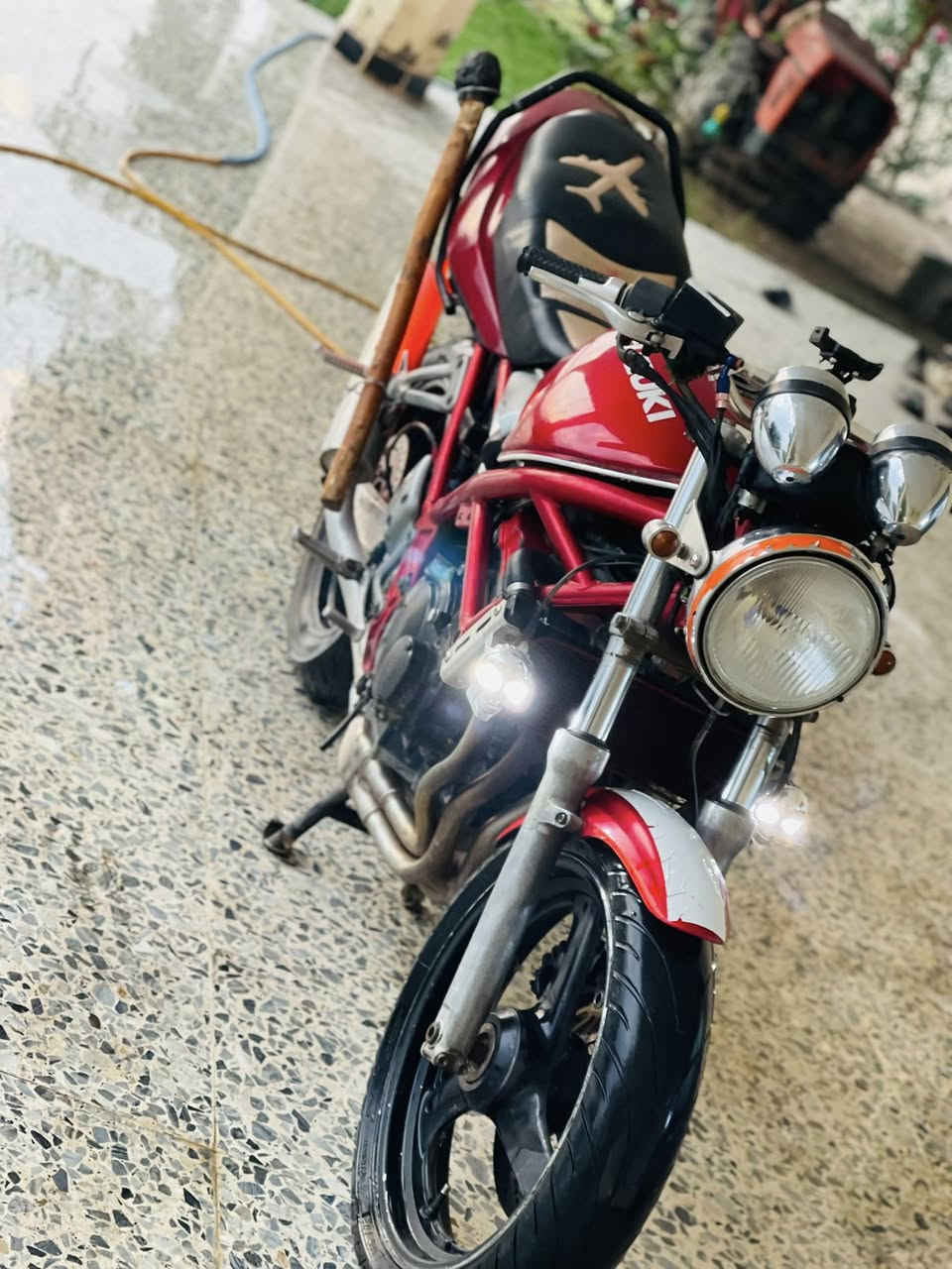 السلام عليكم بانده ربع كرستال اي نقص مابيها تراي للبصره للاستفسار رقم *********** خاص ماكو ممتواجد اتصل مو شراي لتتصل وتعبني ؟؟
