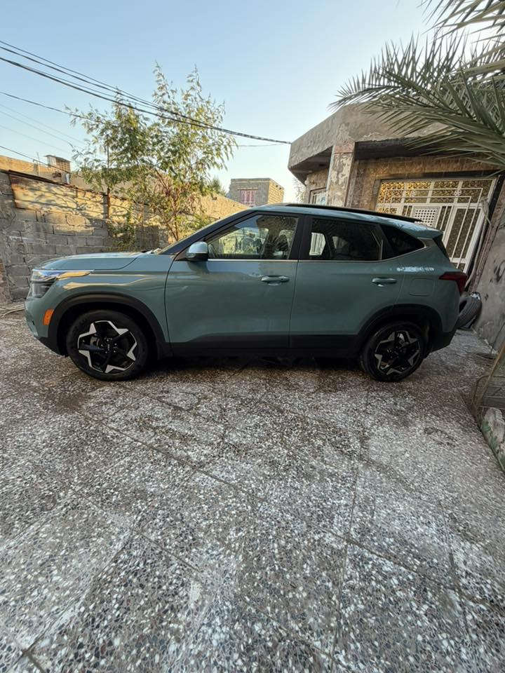 للبيع سليتوز 24  بسمي LEفول عده الفتحه
سعره 170 جدا مناسب 

كلين فقط حالوب بسيط بدون اي حادث مكفوله من كلشي 

شاشه متصله كشن كهرباء تتفئه تبريد 

توقف ذاتي رادار حساسات تشغيل عن بعد 

سياره ع وضع شركه ماشيه 15 محرك 2000

مكاني بغداد حي اور ***********.
