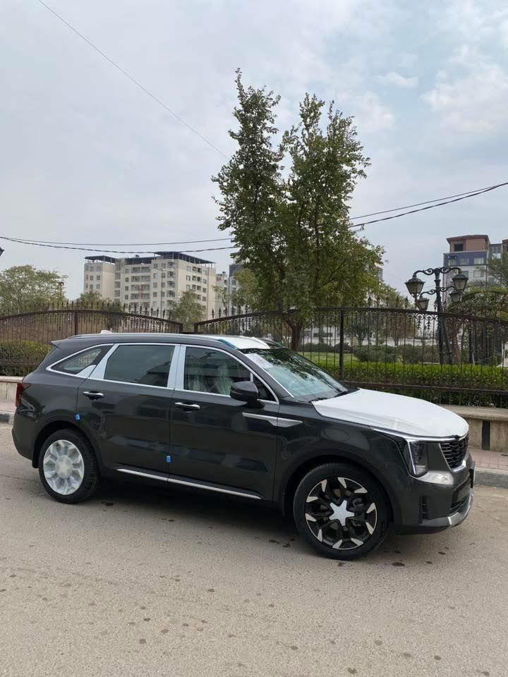 سورنتو 2025  (( زيرو )) ضمان الدولية 

سعر  320 ورقة رقمها بغداد 
""""""""""""""

محرك 6 سلندر 
كير ماوس 
ويل 20 
كامرة وحدة 
مقاعد كهرباء
جنطة كهرباء
تشغيل بصمة 
تشغيل عن بعد 
7 راكب 
تبريد 3 قطع
اوتو هولد
درايف مود
مانع انزلاق
سايدبريك دكمة
جي بي اس 
شاشة بلي كار 
لد نهاري LED 
لايت زنون عالي ناصي
انارة داخلية محيطية ليزر 
حساسات امامي خلفي 
بردات ابواب خلفية 
السيارة ضمان 5 سنوات بالدولية
4 تبديلات دهن مجانا 
اول سنة صيانه مجانا 
والسيارة مكفولة كفالة عامه بكل تفاصيلها 

ترهم مراوس بسورنتو او سبورتج موديل أقل
 
***********

مكانها البياع
