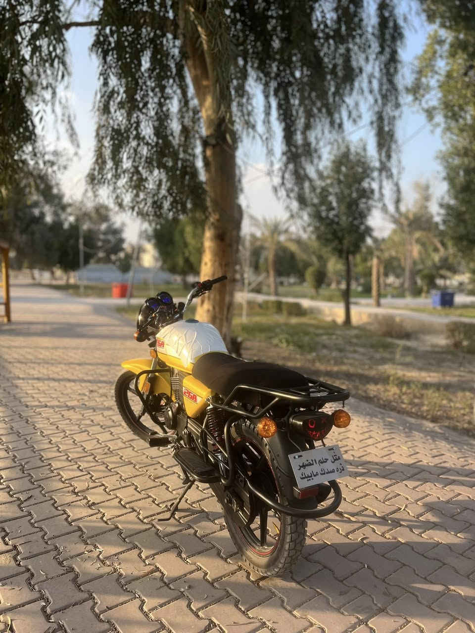 سلام عليكم شباب شلونكم دراجه دارجه دايون محرك ٢٠٠ مديلل ٢٢ طالعه ٢٣ الدراجه برغي واحد ماعايزه مكفوله من التاير. للتاير محرك مامفتوح اوراق اصولي اصولي اصولي  رايده 1650 وبيه مجال مكاني نجف ابو صخير للستفسار اتصل ***********
