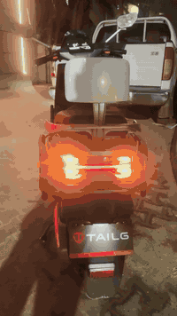 دراجه نوع تالج حجم كبير مدرع بالكامل بطاريات جدد للبيع ب850 الف وبيها مجال تكسر بسعرها لتوصلني وبيها مجال قليل مابيها اي عطل غير التجوه مال ظهر مبدل لون ابيض
*********** للتواصل
