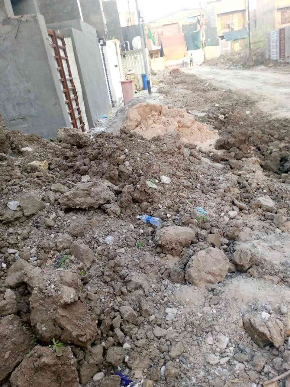 البيع او مراوس قطعه ارض مساحه 100متر واجه 5نزال 20 الموقع كوريش حي الربيع المربع 3000خلف حسينيه السلام حي الربيع  ثالث قطعه طريق حله بغداد قرب القواس بغداد رقم قطعه 3471 شامل جميع خدمات من مجاري وماء وكهرباء سعر 90 قابل تفاوض ***********
