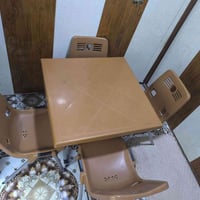 ميز • ٤ كراسي • كاطون الرازي