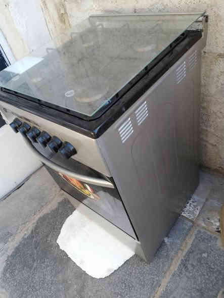 طباخ للبيع اخو جديد حجم ٥٠ في ٥٠ مشتغل بس مرتين مكاني بغداد تواصل على الرقم ***********
