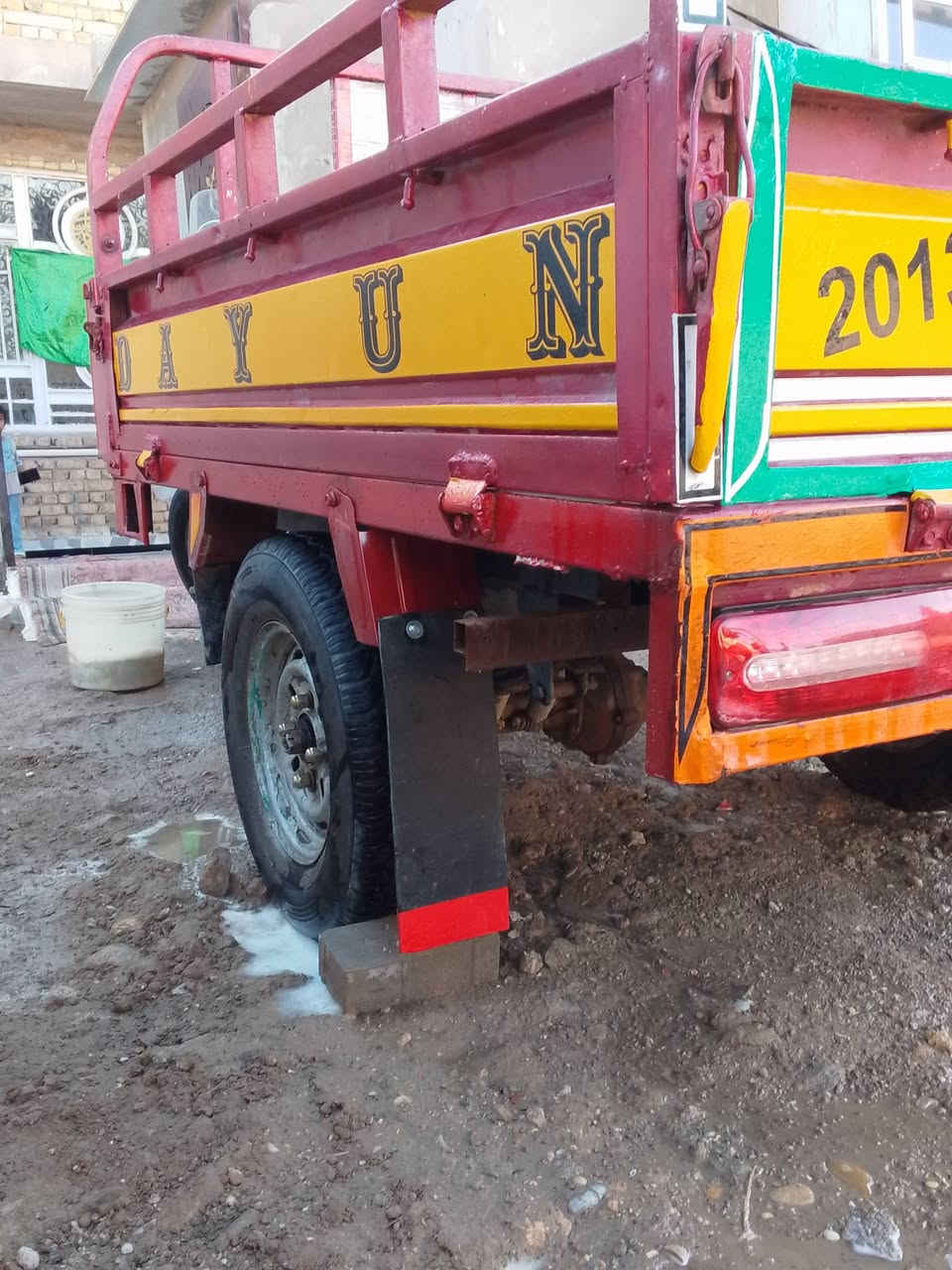 السلام عليكم ستوته للبيع موديل 2013 رقم ابيض مكينه حلوه كهربائيات شغاله تخم تاير شاصي مكفول السعر 1,300 المكان كوت شارع النفط الشراي يتصل *********** 
***********
