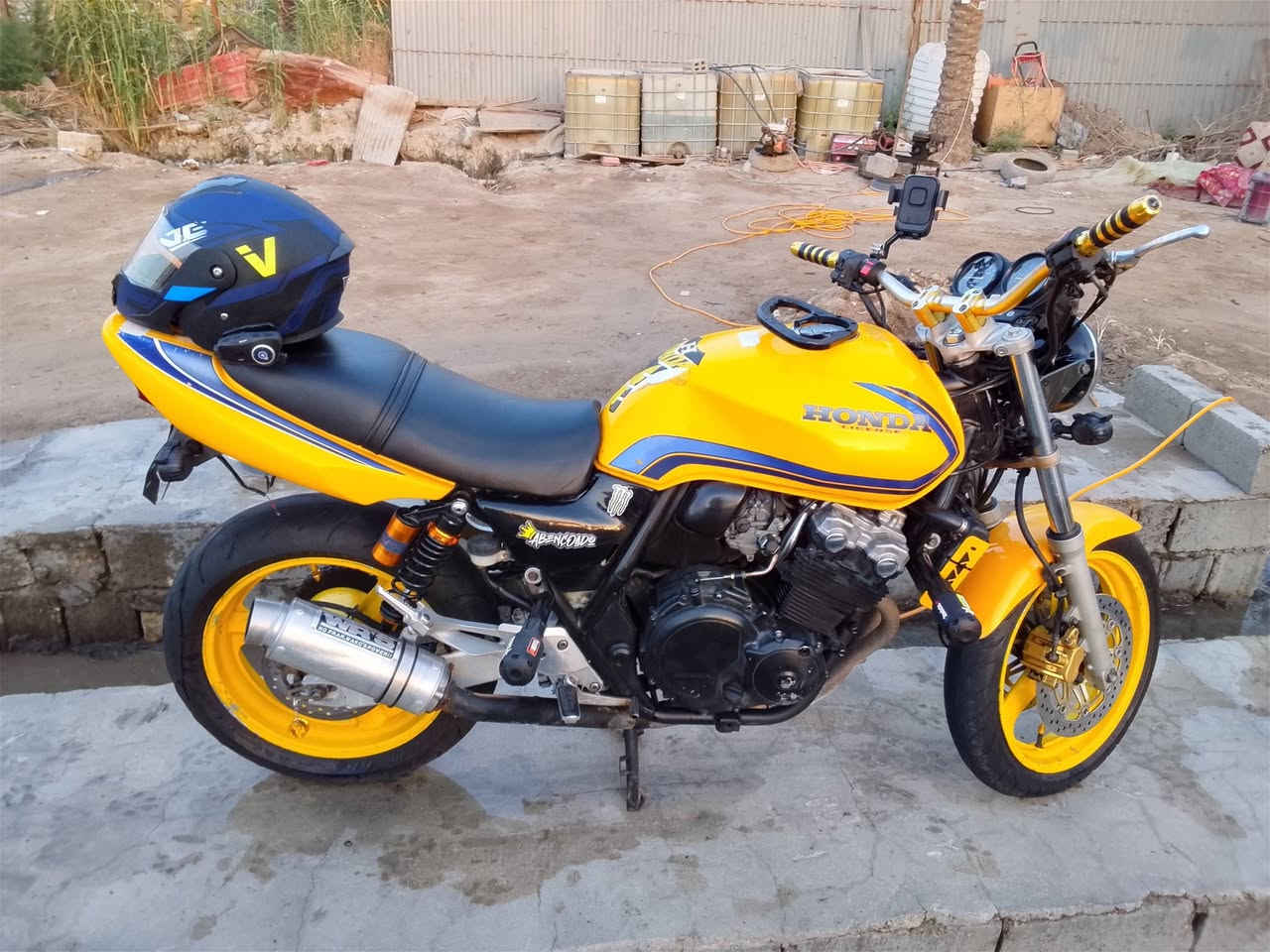 السلام عليكم 
CB4 400 محرك مامفتوح اوراق أصولي موديل 2004 
سعرها 2 مليـون ونص 
يعني 16 ورقة  .
للتواصل خاص


**إذا كنت صاحب هذا الإعلان وتريد حذفه لأي سبب، رجاءا أرسل رسالة إلى الدعم الفني**