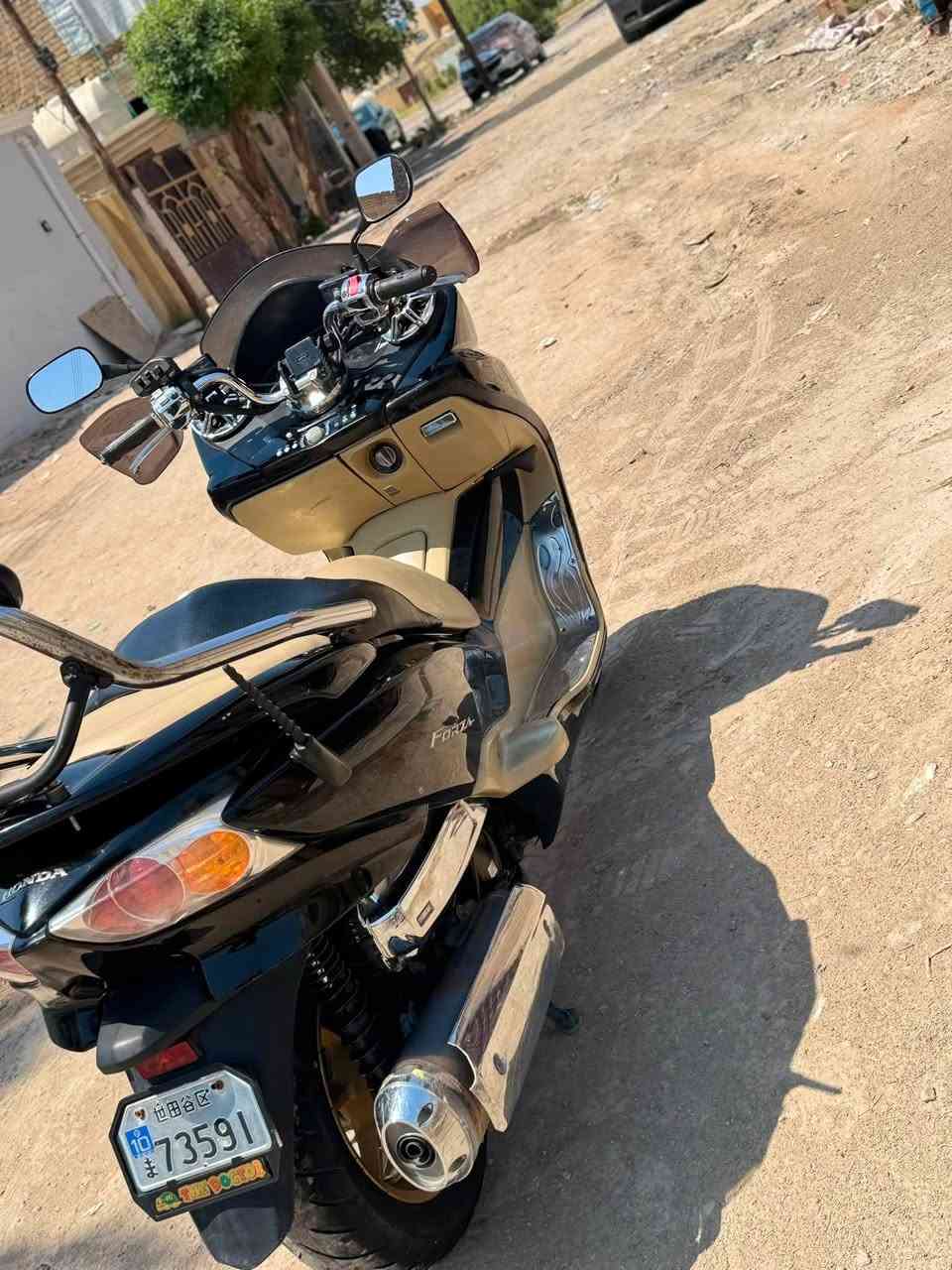السلام عليكم فورزه 010 للبيع الدراجه وكاله ماشيه ٢٧ ألف فقط السعر ١٥ وبيه مجال بصيط ***********
