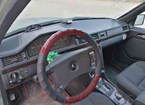 مارسدس دب محرك vvti 3000 فيشه وبطل موديل ٨٩ رقم ذي قار سنوية لغاية ٢٦-٩-٢٠٢٦ كير ومحرك واصوليات شرط ومنظومة تبريد كامله فقط غاز غرفة كهرباء كل كهربائياتها شغاله مع الفتحه بيها قاعده الدبل اليمين الامامية مع فطر اسفل نفس القاعده بالبرانكيت السيارة مثل ما بالصور  سعر ٥٥ رقم ***********
