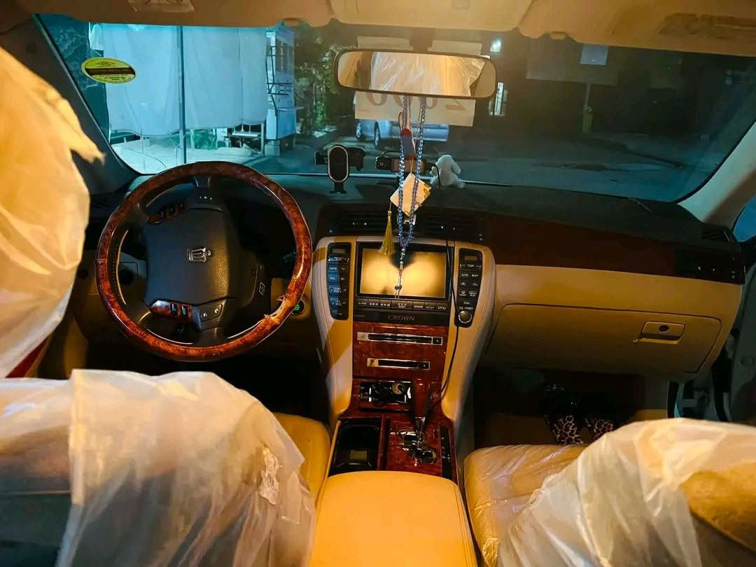 شاهینە ڕۆیاڵ 2006 مەکینە 182 ی گێڕ گەورە بەسمە ڕەساسی 60 هەزار km  حەقیقی ڕۆشتوە ،لایت ناوچەی کوێر،شاشەو کامێرا ،لایت زینۆن ،سوکان ڤۆلیۆم ڕادار و کامێرای پیش ،ABS  ڕادار دوو دوگمەی ناو زەرد ،تەبریدی بەستراوە ،چوار تایەی لۆک لۆک لەژێرێتی ،چرکەی تیانیە ،چرکەی تیابوو 100 دۆلار ببڕە،بێ بۆیاخ نرخی 51 گەڵا و مەعامەلە لەکەلارم


**إذا كنت صاحب هذا الإعلان وتريد حذفه لأي سبب، رجاءا أرسل رسالة إلى الدعم الفني**