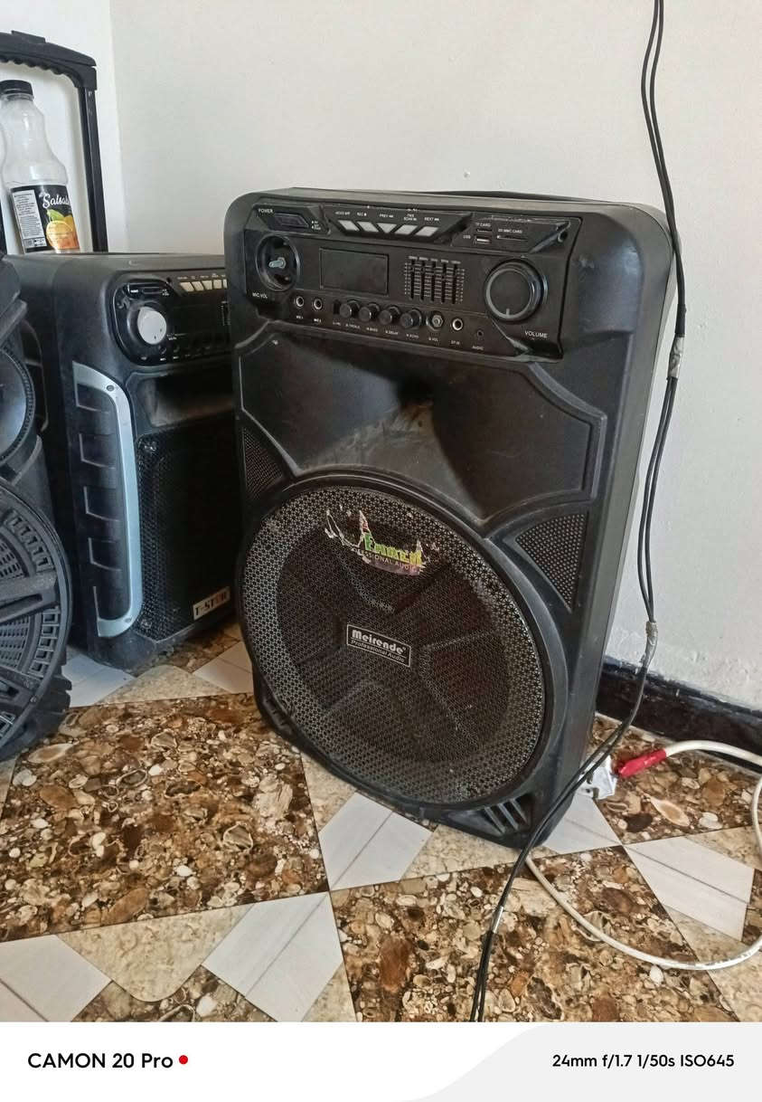 سماعات للبيع العدد 3 نضيفات وشغالات ***********
