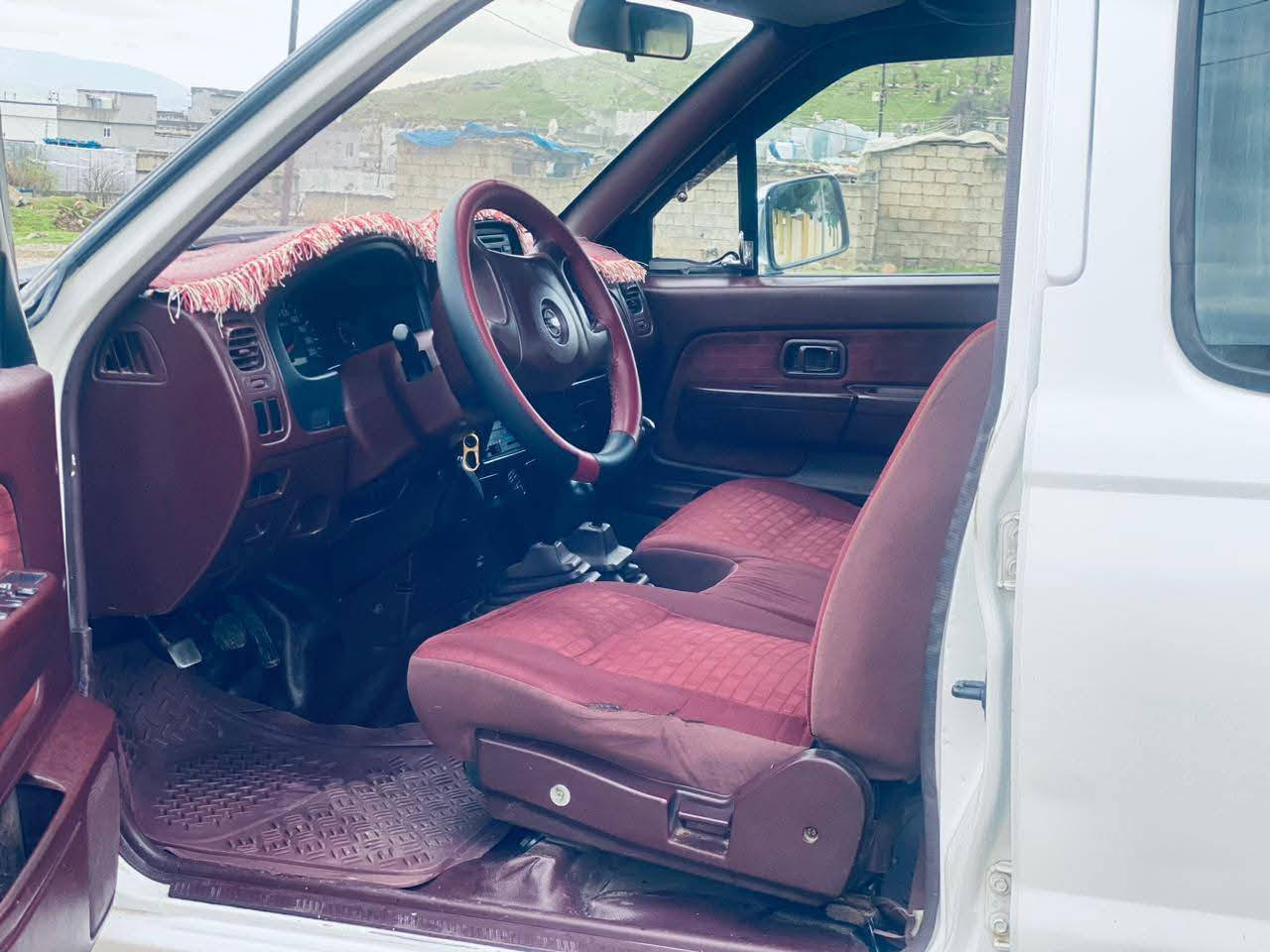 سەرتا بەناوی خوای گەورە 
نیسان دەبڵی دەبڵ ئەکسل مۆدێل 2005نمونە بێ بۆیاخ  هەموو گیانی بەشەرت دەفرۆشم سەنەوی تا 30تازەیە مەکینە و گێڕ ئەکسل تەقەو ڕەقە هەموو بەشرت یەک چرکەو 100دۆلار ببڕە 
سیعر 125گەڵا مەجالێکی زۆر کەم تەحویلوو غرامە وەکالە وە شەرت 
***********
سەید سادق حلبجة, السليمانية
