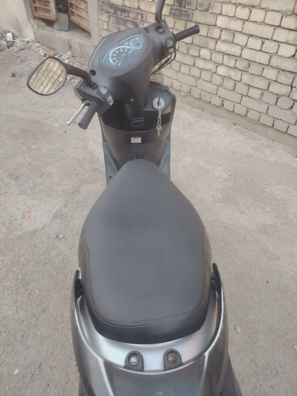 السلام عليكم  دراجه بريز بغبغاء فحل وليس نثيه دهن امزويل بانزين محسن
اللون مميز دراجه فول ومقفول مظمومه يعني بدون نقاش 

اتصل وتدلل ***********للعلم دراجه زيرو بدون نقاش
العنوان بغداد
