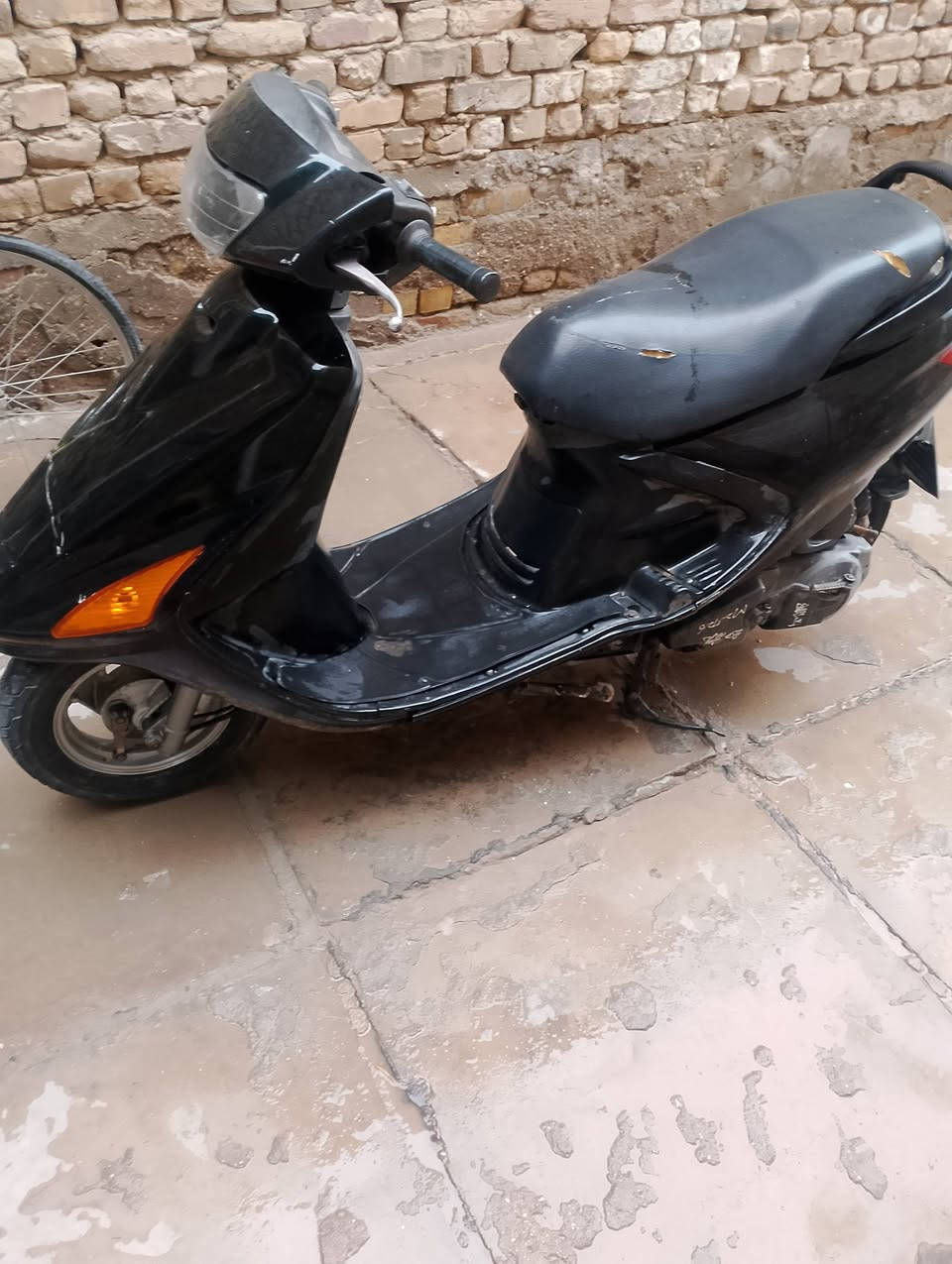 دراجه فراشه للبيع نظيفة هندر شغال سلف شغال كهربائيات شغاله شرط ع الفحص السعر خاص الرقم ***********
