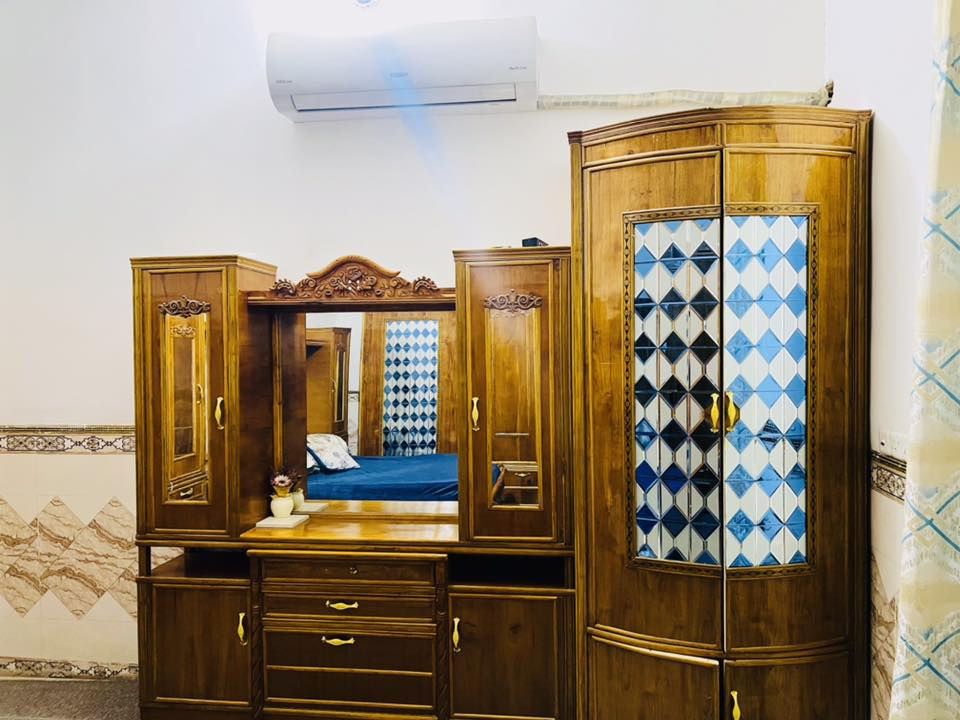 سلام عليكم غرفه نوم جديده اريد ابيعه شغل نجار اني مشتغله
***********
