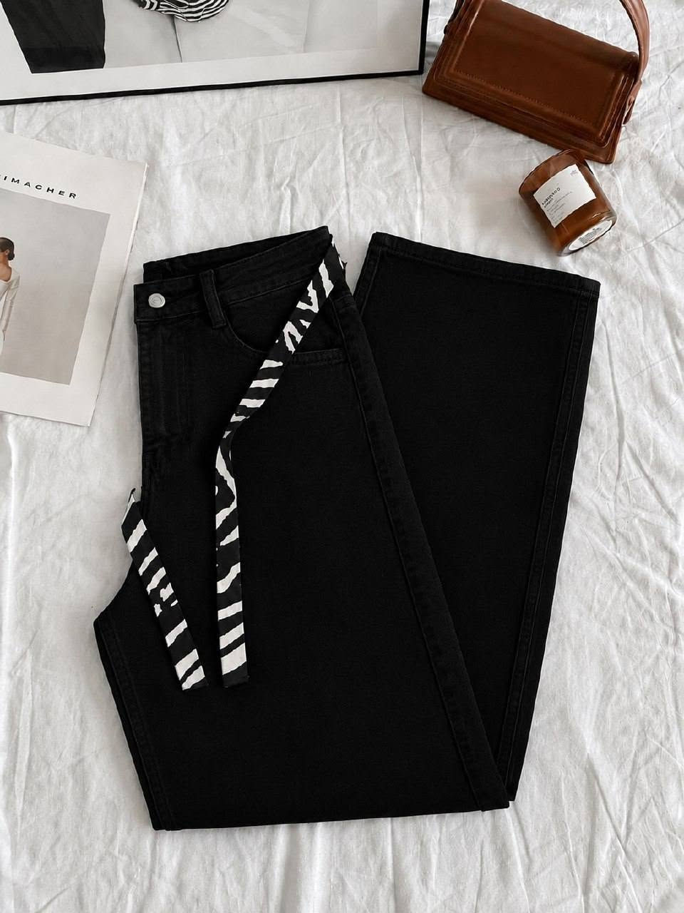 بنطلون بَكي ترند 2026 😍❤️

ستايل عصري بقصّة Baggy الواسعة المريحة، يمنحك إطلالة كاجوال أنيقة ومواكبة للموضة. 👖

✔️ قماش جينز تركي 🇹🇷🇹🇷 عالي الجودة، ناعم ومريح باللبس اليومي.
✔️ قصّة واسعة حديثة تعطي حرية بالحركة 💕
✔️ خصر مريح مع حزام قماش بدزاين أنيق يضيف لمسة عصرية.
✔️ سهل التنسيق مع القمصان، التيشيرتات والسبورتات 

القياسات / 38 / 40 / 42 / 44 / 46 / 48 / 
السعر 20الف 
 توصيل لجميع محافظات العراق


**إذا كنت صاحب هذا الإعلان وتريد حذفه لأي سبب، رجاءا أرسل رسالة إلى الدعم الفني**