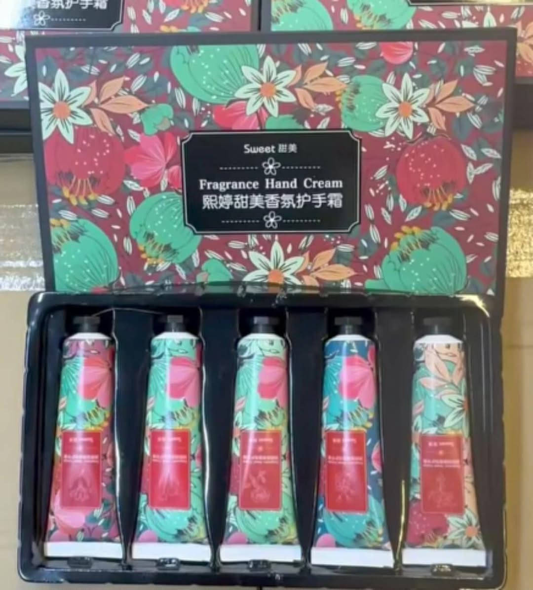 السلام عليكم 7 انواع ب15، توصيل مجاني لكل العراق
يعني بكج مشكل كامل
1_عطر يارا
2_فازلين ملون اربع قطع
3_كلينس مرطب
4_بيوتي بلندر مني سداسي
5_معطر شعر
6مرطب خماسي 5 قطع
7_عطر ماركة زارا
كل هذا ب15 وتوصيل مجاني لكل العراق للحجز واتساب ***********
