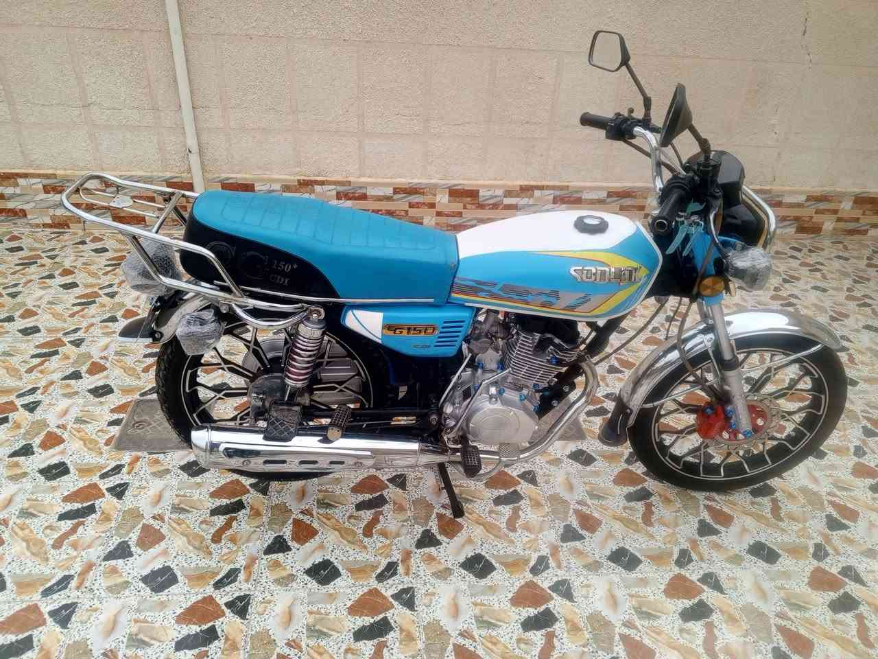 يا الله دراجه ايراني للبيع موديل 2024اوراق منفيس دراجة مال جناي ربع ماتحط عليه محرك  اسبانه ما ممدود علي السعر 750وبي مجال للشراي ولمو شراي لا يعلق ويكسر بحلال العالم مكاني الرمادي هذه رقمي للتواصل ***********متواجد عل خاص
