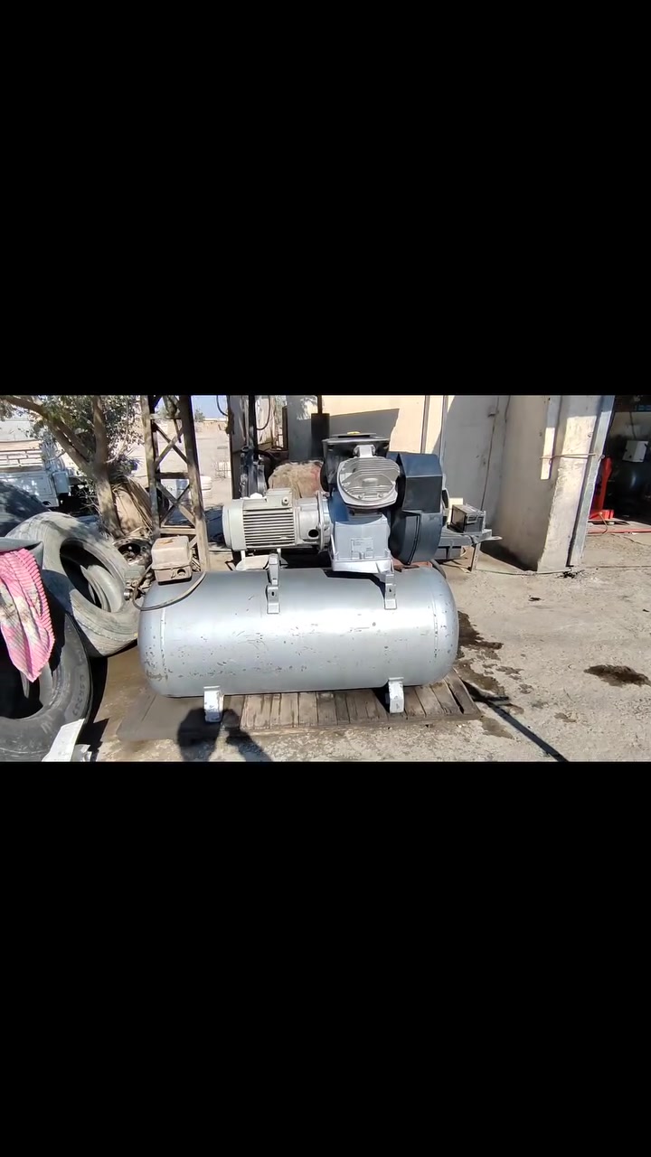 Atlas Copco (كمبريسرأطلس 
​ مستعمل (نظيف جداً كما هو موضح في الفيديو).
​ كمبريسر هواء صناعي متين، مزود بمحرك قوي وخزان سعه 500 لتر كبير الحجم. مثالي لورش السيارات، المصانع الصغيرة، أو أعمال الدهان والبنجر
​ أداء مستقر، تبريد فعال، وقوة تحمل عالية المعروفة عن ماركة أطلس.
​المكان: (النجف الاشرف )حي الصناعي
​السعر: (1500$) قابل للتفاوض البسيط.
​للتواصل: عبر الفيس  أو على الرقم ***********).
