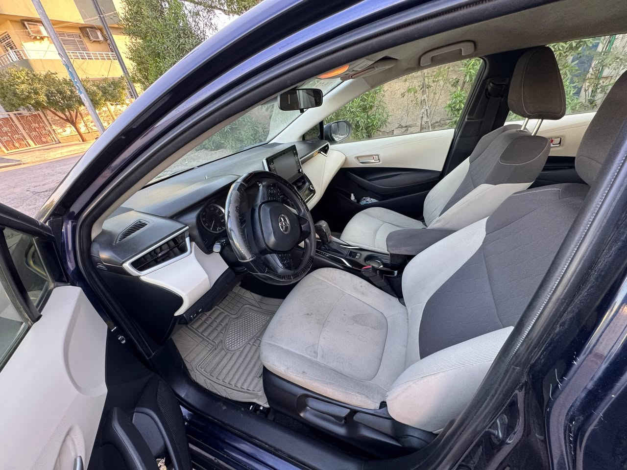 كورلا موديل ٢٠٢٠
وارد امريكي 
المحرك ١٨٠٠
رادار امامي 
مثبت سرعة تحديد مسار قيادة ذاتية 
اوتو هولد 
هاند بريك كهربائي
الداخل لونين 
حادثها موضح بالصور 
بدون دواخل بدون ايرباك 
السيارة رقم بغداد 
موجوده بغداد و ديالى 
سعر ١٣٠ وبيها مجال 
رقمي ***********
