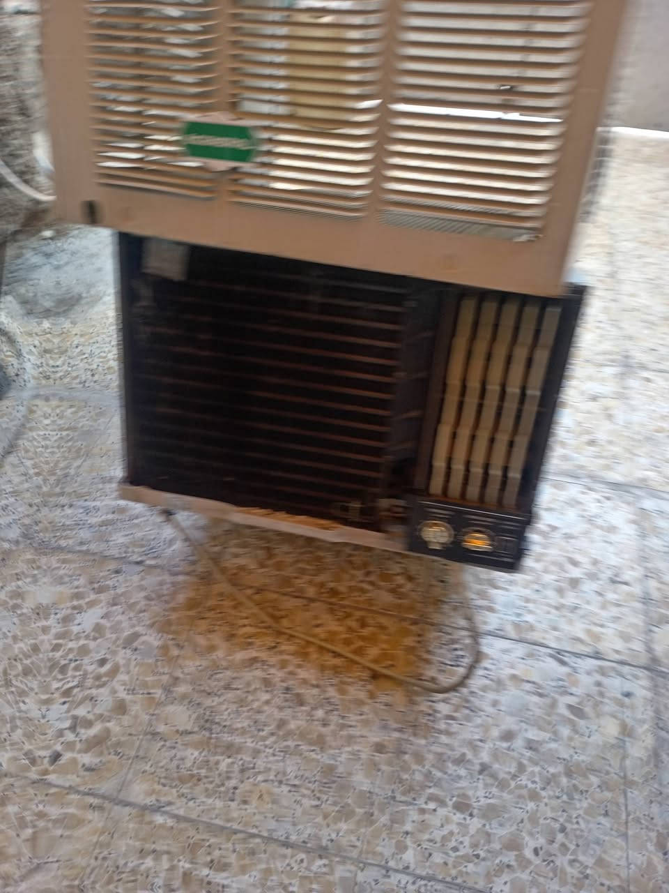 مكيف جنرال ٢طن تايلندي بلاد على الشركه روتري سعره ٣٥٠الف بغداد الشعب ***********
