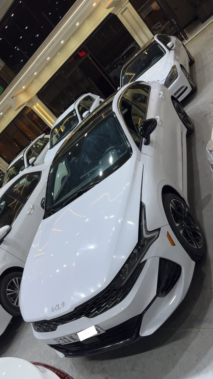 كي فايف k5 2023 لون ابيض بانوراما  فول مواصفات
السعر 153
رقم بغداد تحويل ثاني يوم 
وارد امريكي 
جيتي لاين Gt-line
محرك 1600 تيربو
ماشيه 32 الف
فول مواصفات بانوراما
كشنات جلد اسود
رادارات توقف ذاتي نقطة عمياء 
شحن لاسلكي 
بصمة تشغيل 
4 انظمة قيادة كشن كهرباء مواصفات جيتي لاين المعروفه
صور الحادث مرفقة بالمنشور
السياره جاهزة وحلوه ماناقصها شي
مكاني الكاظمية
 موبايل ***********

