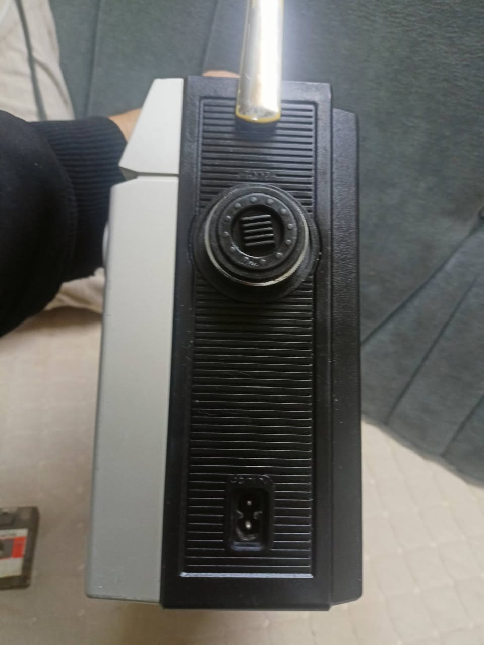 السلام عليكم راديو ومسجل ناشيونال باناسونيك نظيف كلو شغال راديو إف إم ومتوسطه شغل  وتسجيل واطفاء ذاتي جهاز روعه بالعمل داخلو جديد وضع شركه ياباني انتاج 1982للاستفسار***********
