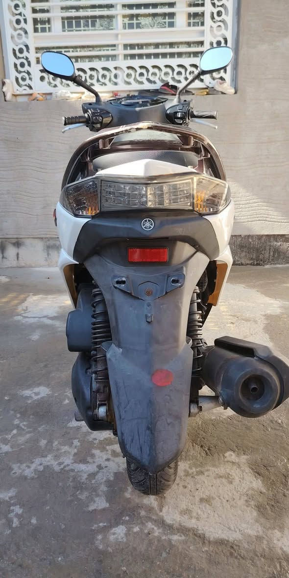 سلام عليكم سكنزلد ياباني دراجه جديده قفلها مليون من الاخيرمكاني حله ***********
