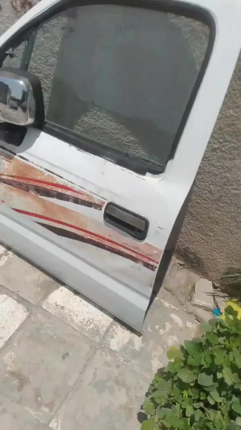 سلام عليكم عندي بيبان وبنيد بيكم جمره رقم الهاتف *********** المكان ناصريه غراف
