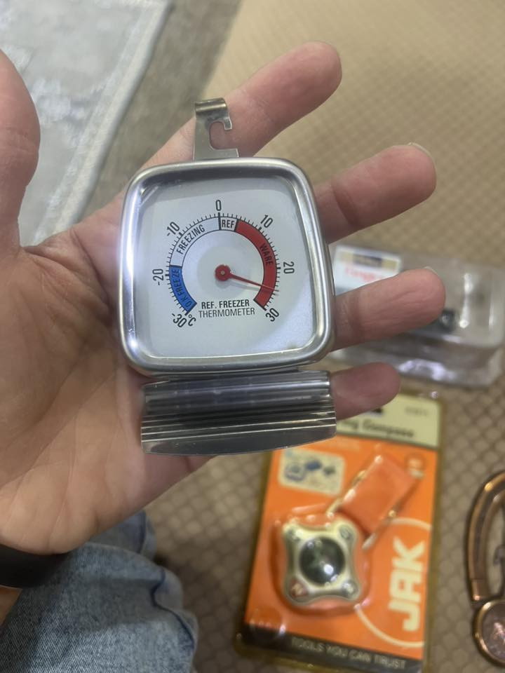 كل حاجه وسعرهه***********
