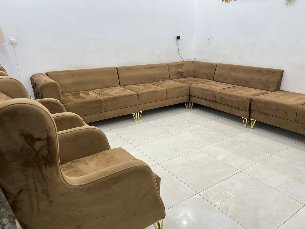 السلام عليكم 
قنفات ١٢ مقعد 
للبيع بسعر ٤٥٠ الف


**إذا كنت صاحب هذا الإعلان وتريد حذفه لأي سبب، رجاءا أرسل رسالة إلى الدعم الفني**