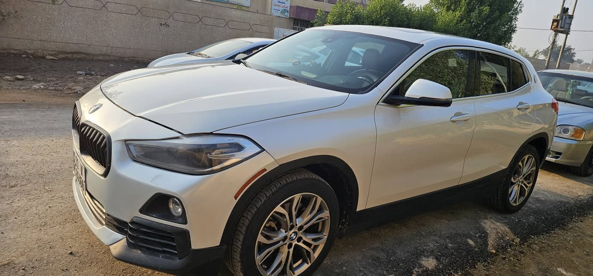 BM x2
بي ام موديل 2018 فول مواصفات للاخير 
رقم بغداد بأسمي 
حادث موضح بالصوره 
سونار موجود بالصور فقط بنيد وباب خلفي اثر بطش 
المواصفات تعجز فول الفول 
محرك 4 تيربو دير بانزين عادي نفط اي شي 😊
السعر 155
السعر مناسب جدا مكاني واسط الصويره 
***********
