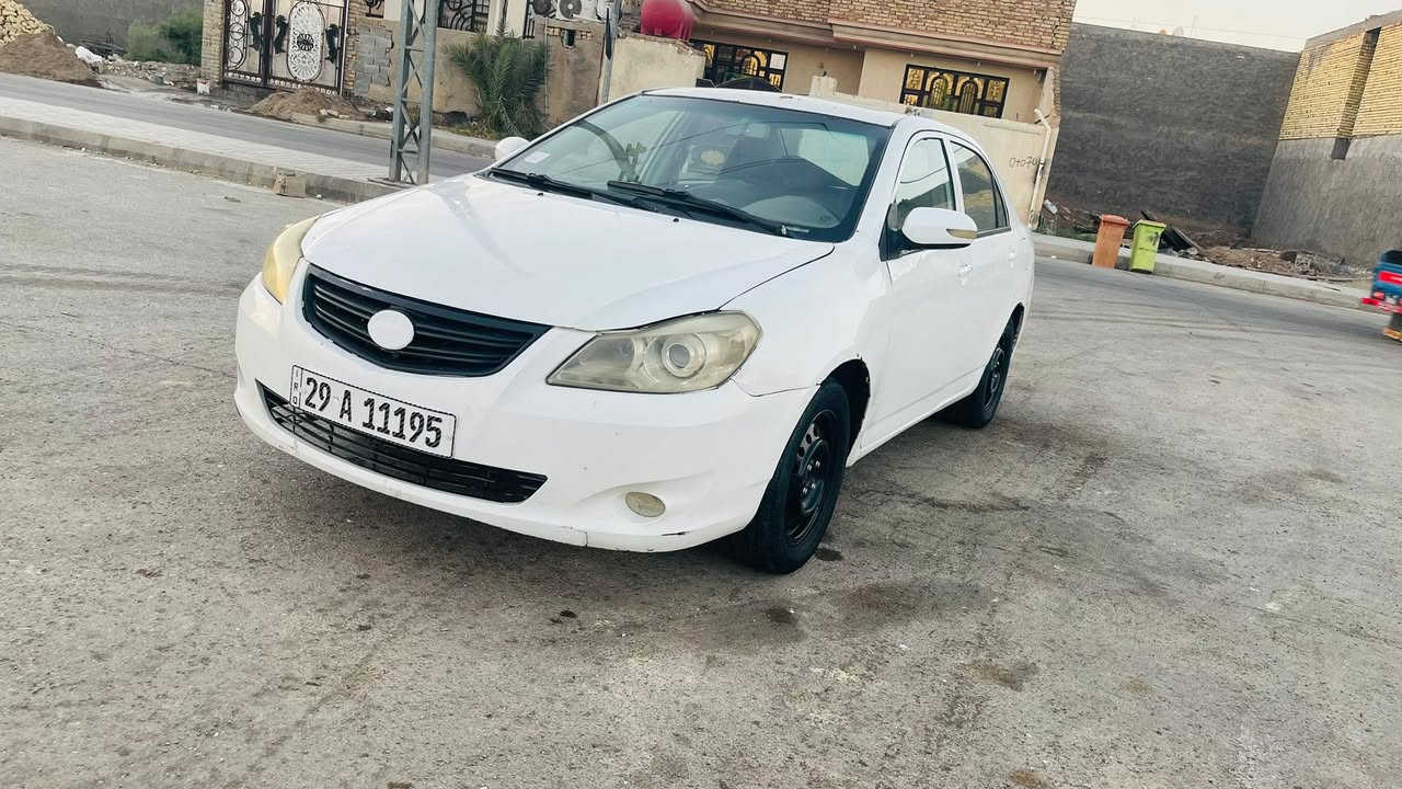 السلام عليكم بي واي دي جي 3كير عادي رقم انكليزي واسط تحويل وكاله شوكت متريد مكينه كير  تبريد كله مكفول 
بيهه هلالات معمره وبيهه مكانات صبغ 
تخم تاير جديد 
مكاني كوت السعر 40وبيهه مجال 
***********
