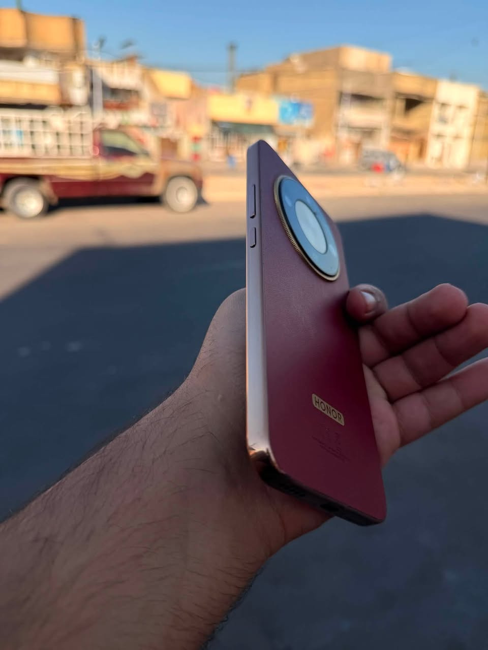 السلام عليكم هونر X9D بيع فقط
شاشه امولد 120HZ
بطارية سلكون كاربون 8300وياه شاحنته 66واط
معالج سناب دراجون 6جين 4
كامره 108ميكابسل من شركه ماتركس
ضهر جلد التلفون نضافة 98٪
بي بس فطر صغير يم الكامره يعني ماواصله لكامره بصفه ومامبين حته 
السعر 450قفل
*********** مكاني مدينه الصدر
