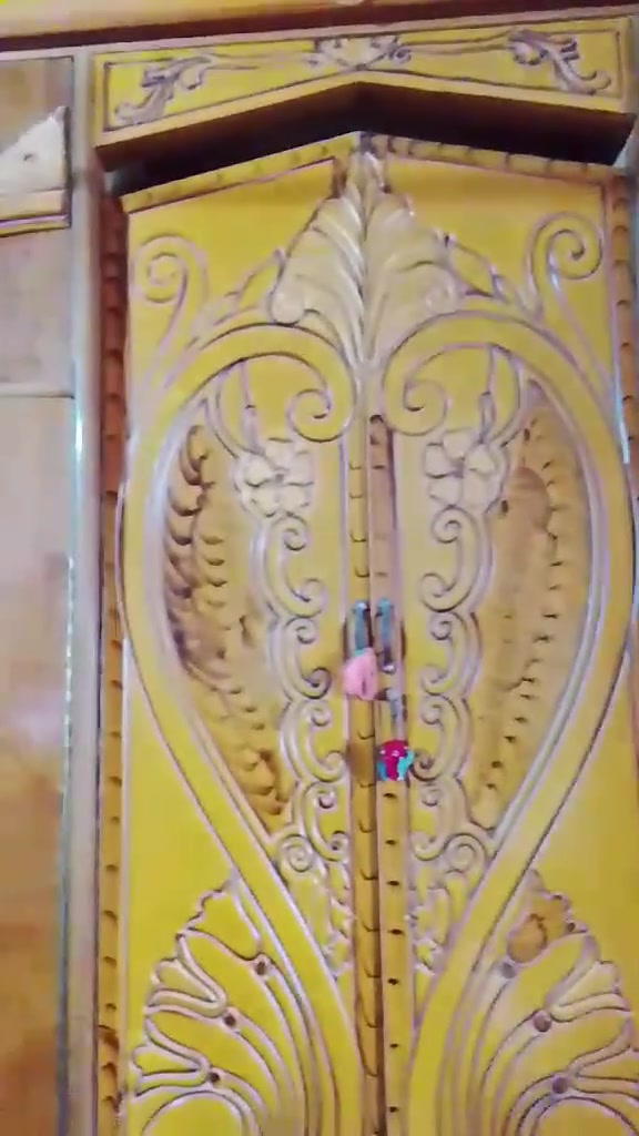 سلام عليكم كنتور 6 باب طابقين 
السعر خاص


**إذا كنت صاحب هذا الإعلان وتريد حذفه لأي سبب، رجاءا أرسل رسالة إلى الدعم الفني**