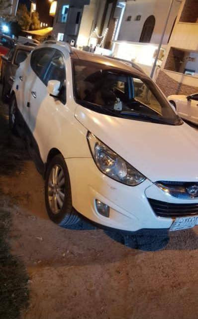 السلام عليكم
سيارة توكسان 2011 خليجي
محرك 2000 بصمة بانوراما مري شفط داخل جلد كراسي كهرباء شاشة كاميرا خلفية أصلية
حساسات ماشية 104 ألف حقيقي
بيها صبغ خفيف بين الباب والجامع الخلفي فقط بدون دواخل
السيارة مكفولة سنوية وما ساقطة باسمنا
الموقع: بغداد حسينية الراشدية نهاية شارع الچريخي يم چكن اوسلو
رقم الموبايل: ***********
