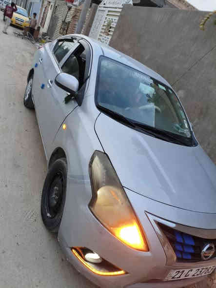 السلام عليكم نيسان صني موديل ١٥ رقم سليمانية باسمي مكينة وكير وتبريد مكفولات حدادية وسط كهربائيات شغالة مكفولة من الضربة القوية السعر 85 وبيهه مجال رقم موبايل *********** بيه واتساب
