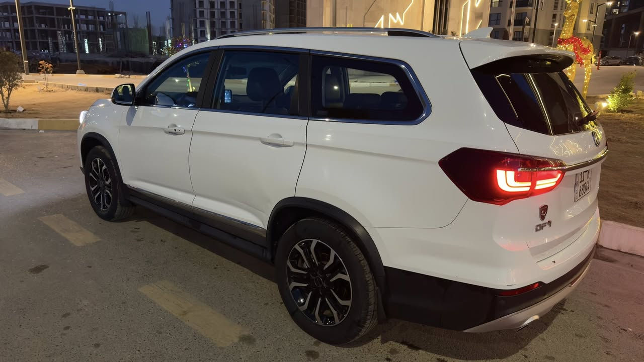 DongFeng T5L 2022
الموقع بغداد 

كل التفاصيل مذكورة 
شراي اتصل 

سنتان صيانة مجانية
شركة ليث العبيدي
رقم بغداد مشروع وطني 
اللون ابيض
بلاديه بدون ضربة او صبغ
ماشية 48000 كيلومتر 
السيارة جديدة
بصمه باب خارجيه 
بصمه تشغيل

الاداء:-
محرك:-4 سلندر
حجم المحرك:-1.5L تيربو
قدره الحصانيه:-142HP
العزم 240 نيوتن متر
جير 6 سرعات
متوسط الأستهلاك 6 لتر / 100 كم
2 أنظمة قيادة (إقتصادي – رياضى)
عجلة قيادة كهربائية
 لايت اوتوماتيكي في المنحنيات 

السلامه :-
عدد الاكياس الهوائيه 2
كاميرا خلفية
حساسات خلفيه
ABS  نظام عدم إنغلاق البريك
EBD نظام توزيع البريك
VSC نظام المحافظة علي الأتزان في المنحنيات
ويل 18 بوصة
 
المواصفات الخارجية:
 
إضاءة نهارية LED
مرايات خارجية  مزودة باشارة

 
 
 
 
المواصفات الداخليه:
 
كراسي جلد رياضيه
عدد 4 سماعات
شاشه مركزيه قياس  بوصة 10.25 الأكبر لغات متعددة اللغات
مثبت سرعه
تشغيل بصمة ذكي
بلوتوث
تحكم ستيرن
أندرويد بلاي

السعر 130 $  
للاستفسار الاتصال ***********
