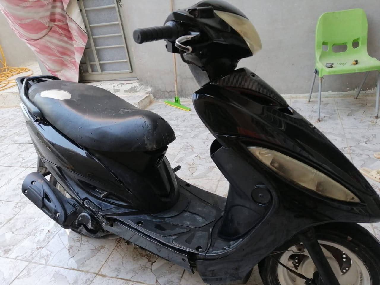 السلام عليكم
دراجة كامكو جي 4 للبيع مجفته دراجه نظيفه استخدام بيت 
ماتعبك بس دهن وبانزين دراجه كلش حلوه متوازي على بيعتها 
سعرها 400 وبيها مجال للشراي  يتفضل خاص


**إذا كنت صاحب هذا الإعلان وتريد حذفه لأي سبب، رجاءا أرسل رسالة إلى الدعم الفني**
