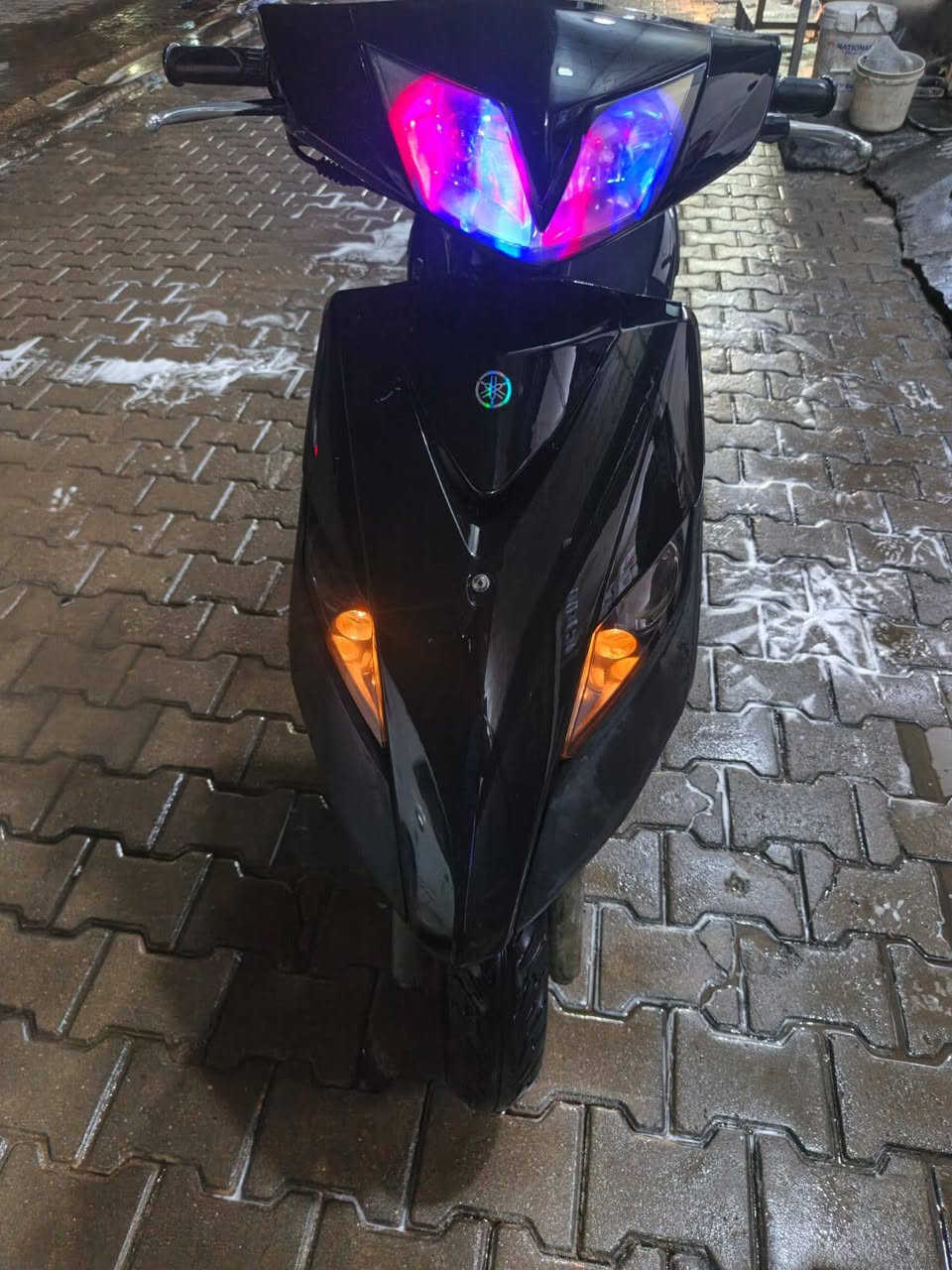 سلام عليكم ماكس ثعلب قبل شهرين نازله رمبه أوراقه ضايعه اتكفلك سرقه من كل شيء دراجه كلش نظيفه مكانه الحريه السعر ٧٥٠ وبيه مجال ***********
