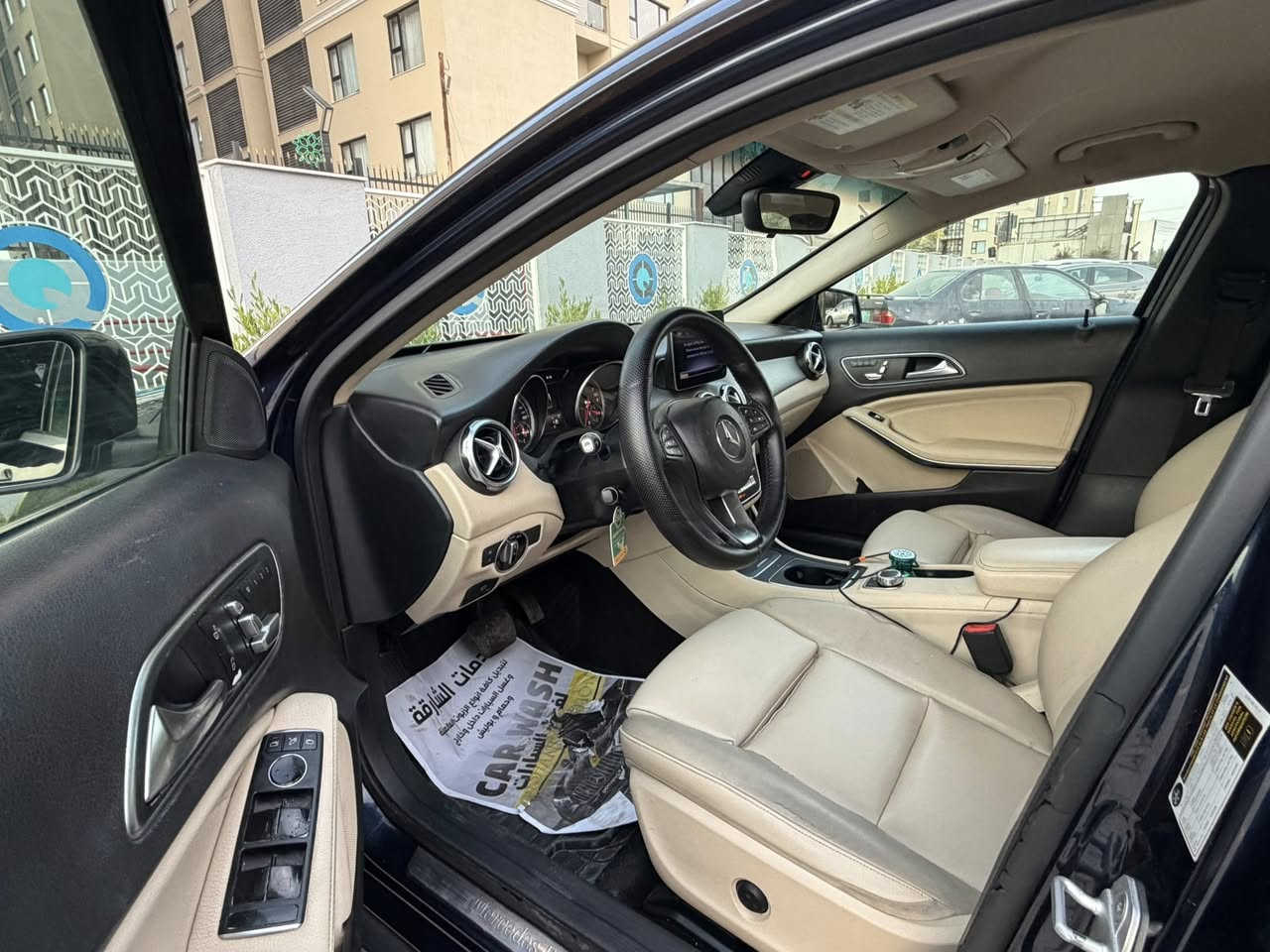 السلام عليكم مارسدس GLA250 اللون نيلي موديل 2018  رقم اربيل الجديد هزه جديده شرط التحويل 
حادث حافه البنيد وجاملغ فقط بدون قطره دواخل ومبدلات نفس اللون اصليات  حتى الدعاميه بلاديه جايبيلها حالياً بدون صبغ السيارة شرط للفحص سونار 
مكينه 2000 توربو مكفوله ممفتوح برغي بيها كير مكفول 
صدر امامي خلفي جديد تبريد تدففئه كلشي جاهز بدون كل نقص بل عافيه على تكون من نصيبه ماشيه ٨٠ الف
المواصفات 
بصمه تشغيل
شاشه كامره خلفيه دواره
كشنات كهرباء 
قطعتين تبريد منفصل
لايتات عدسه داينمك 
كير تبترونك  شفتات بل ستيرن
جنطه كهرباء شفط
وبعد بيها مواصفات 
مكاني بغداد حي الجهاد 
السعر١٥٩$وبيها مجال 
الشراي يتصل رقمي 
***********
***********
