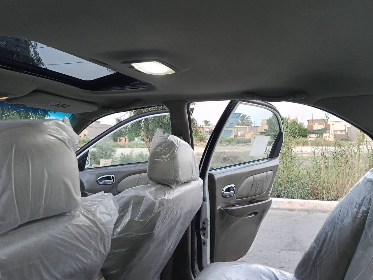 سوناتا  2004 ماشيه240 حقيقي 6 سلندر 2700
للبيع ب75 قفل قفل او مراوس النترا او افانتي او سوناتا 2007 
*********** 
ديالى بعقوبه 
سياره على ايدنا جاهزه من كلشي وعلى وضع شركه وحمد لله كلشي شغال بيها 
ابيض صدفي صبغ درجه اولى 
امريكي ليبل واحد بدون ضربه ولا حتى بارد 
سياره بلاديه سنويه 29 بغداد بسمنه 
صبغ عام جماليه 
 مكينه جديده شد جديد 
كير كفاله صدر امامي خلفي جديد 
تخم تاير جديد 
تبريد ثلج ثلج ماشاء الله 
المواصفات 
فتحه سقف 3طكات 
اريل كهربائي 
سنترلوك دبل سويج 
منفذ شحن صندوك 
ويل17 بلادي
شاشه كامره 
تقفل على 20 سرعه 
نضام ABS 
ايرباك 4 
مثبت سرعه
