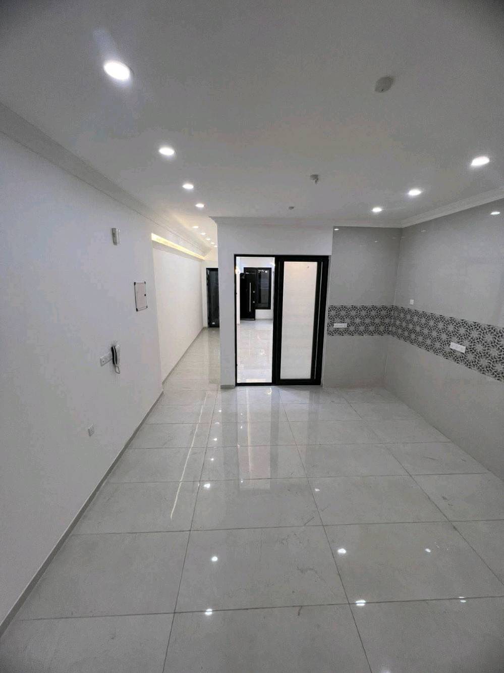 السلام عليكم ورحمة الله وبركاته
عمل كافه الاصباغ والديكورات طلس
بديل الرخام وبديل خشب وجميع الاصباغ
ميسان العماره  التصال *********** 