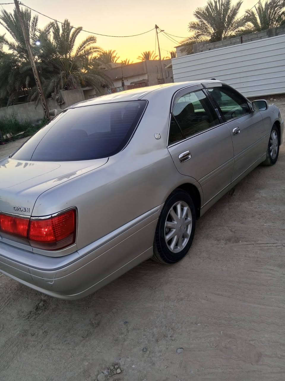السلام عليكم سياره جنون ملكه لبيع مديل 2000 مكينه ديفور الزقير دكمتين ويل نجمه الكشنات كهربائيه الشاشه لمس السعر 65 واصله لكمرك السياره زاهزه من كلشي السياره مفحوصه واصله كمرك الاتصال ‏‪***********‬‏
