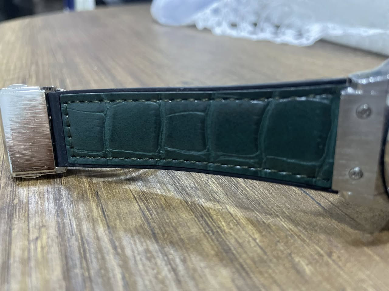 ساعة HUBLOT اصلي للبيع سعره 35,000


**إذا كنت صاحب هذا الإعلان وتريد حذفه لأي سبب، رجاءا أرسل رسالة إلى الدعم الفني**
