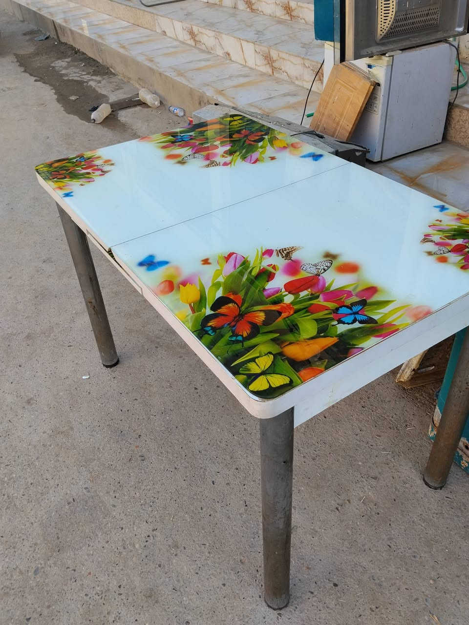 ميز طعام تركي مع 2كراسي 60الف بعقوبة المفرق جامع الزيتوني ***********
